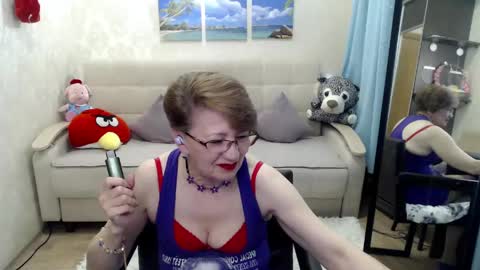Snapshot of hot_woman04 chatting on 04/15/26, 07:10 Sofia online show from 04/15/26, 07:10