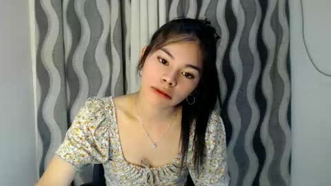 Snapshot of hot_yanna143 chatting on 05/21/26, 06:59 Yanna online show from 05/21/26, 06:59