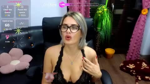 Lisa online show from 11/01/25, 06:15