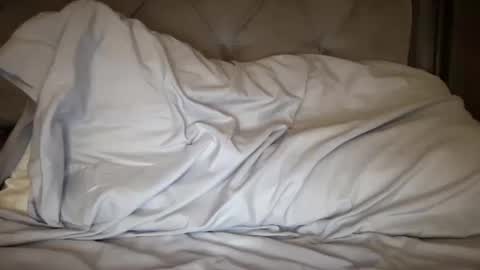 Snapshot of hotasember chatting on 10/03/25, 03:47 Ember online show from 10/03/25, 03:47