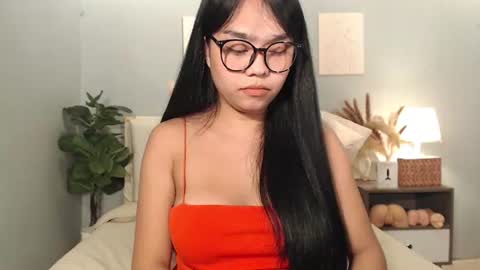 Snapshot of hotasian_gabby69 chatting on 05/30/26, 02:52 hotasian_gabby69 online show from 05/30/26, 02:52