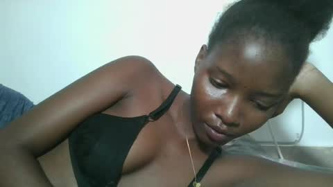 Snapshot of hotbabbee chatting on 06/27/26, 03:39 love online show from 06/27/26, 03:39