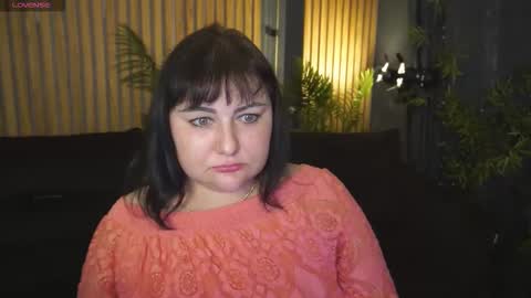 Snapshot of hotbellab chatting on 10/14/25, 01:45 Sveta online show from 10/14/25, 01:45