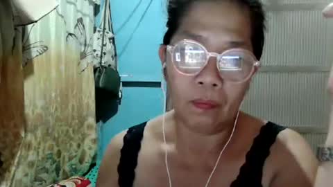 Snapshot of hotbetty_45 chatting on 05/26/26, 11:39 hotbetty_45 online show from 05/26/26, 11:39