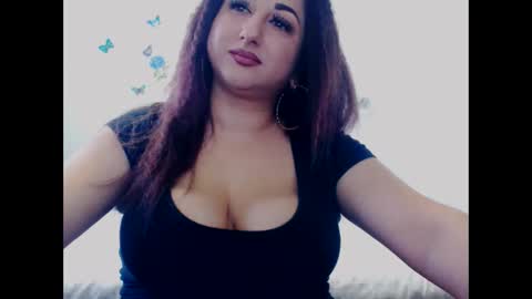 Snapshot of hotboobsmaya chatting on 09/17/25, 07:43 hotboobsmaya online show from 09/17/25, 07:43