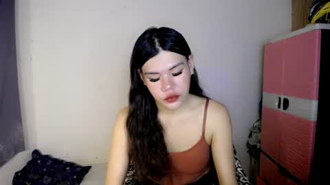 Snapshot of hotbunnyrainx chatting on 06/19/26, 10:41 rain online show from 06/19/26, 10:41