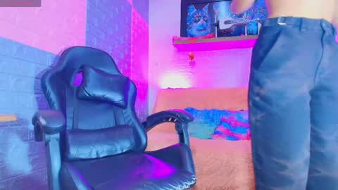 Snapshot of hotcakes_uwu chatting on 05/20/26, 03:24 Hotcakes online show from 05/20/26, 03:24