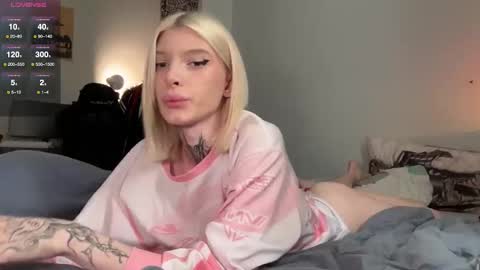 hotchubently online show from 10/01/25, 08:42