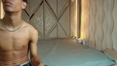 hotcouple_222 online show from 01/19/26, 07:12