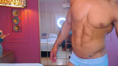 Snapshot of hotcrew_ chatting on 06/02/26, 08:11 Hussain aaron and Ekko online show from 06/02/26, 08:11