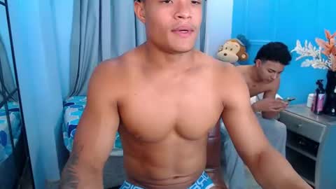 Snapshot of hotcrew_ chatting on 07/09/26, 11:53 Hussain aaron and Ekko online show from 07/09/26, 11:53