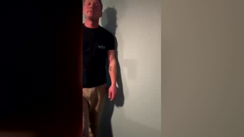 Snapshot of hotdadforyou chatting on 02/02/26, 12:31 hotdadforyou online show from 02/02/26, 12:31