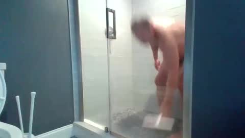 Snapshot of hotdog1124 chatting on 12/20/24, 02:27 hotdog1124 online show from 12/20/24, 02:27