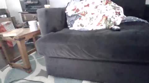 Snapshot of hotdog1124 chatting on 02/12/25, 12:44 hotdog1124 online show from 02/12/25, 12:44