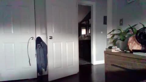 Snapshot of hotdog1124 chatting on 11/05/25, 01:00 hotdog1124 online show from 11/05/25, 01:00