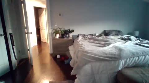 hotdog1124 online show from 11/19/25, 11:54