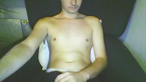 Snapshot of hotdutchtwink22 chatting on 10/10/25, 04:39 Hotdutchtwink22 online show from 10/10/25, 04:39