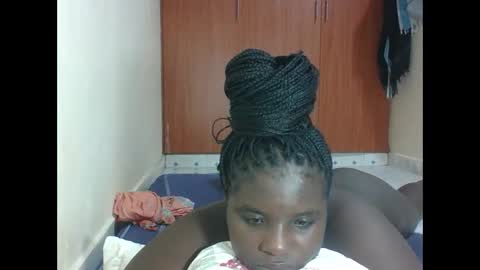 Snapshot of hotebbbyy chatting on 05/17/26, 02:31 EBBY online show from 05/17/26, 02:31