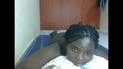 Snapshot of hotebbbyy chatting on 05/18/26, 05:19 EBBY online show from 05/18/26, 05:19