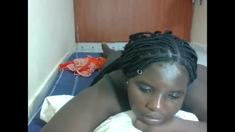 Snapshot of hotebbbyy chatting on 05/19/26, 01:56 EBBY online show from 05/19/26, 01:56