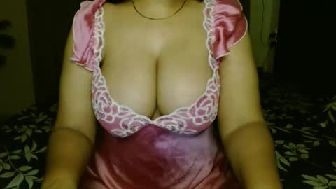 Snapshot of hoteliza6 chatting on 09/24/25, 04:32 Eliza i dont show face in any show online show from 09/24/25, 04:32