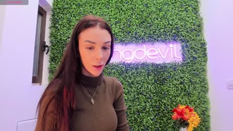 hotfallingdevil online show from 11/13/25, 04:44