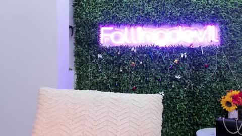 hotfallingdevil online show from 12/22/25, 06:10