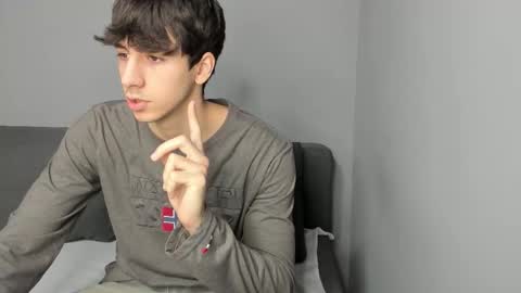 QUENTIN online show from 12/04/25, 06:44