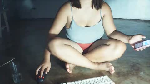 Snapshot of hotflowerclit chatting on 09/11/25, 01:22 hotflowerclit online show from 09/11/25, 01:22