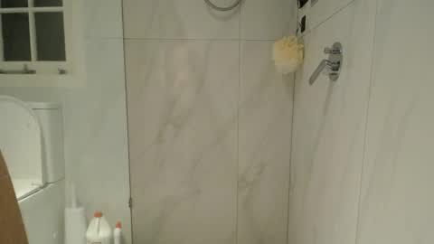 Snapshot of hotforit01 chatting on 02/16/25, 09:04 hotforit01 online show from 02/16/25, 09:04