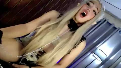hotfucking_queen1111 online show from 06/02/26, 08:05