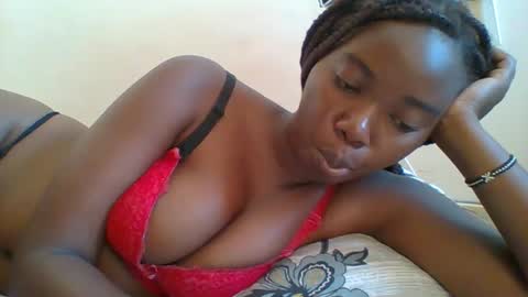 Queen online show from 01/12/26, 12:10