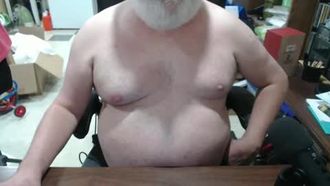 Snapshot of hotgrandpa594u chatting on 10/20/25, 12:33 hotgrandpa594u online show from 10/20/25, 12:33