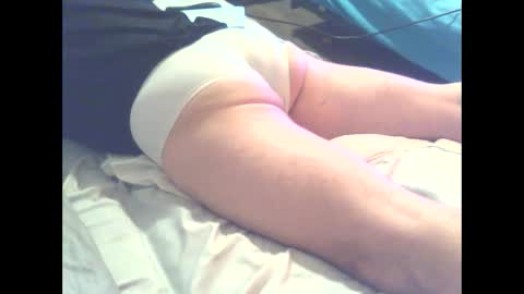 Snapshot of hotguynpanties chatting on 09/24/25, 09:01 hotguynpanties online show from 09/24/25, 09:01