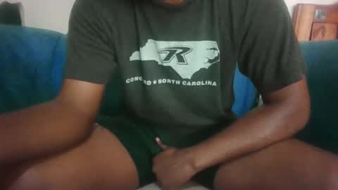 Snapshot of hotguyy001 chatting on 09/30/25, 05:56 hotguyy001 online show from 09/30/25, 05:56