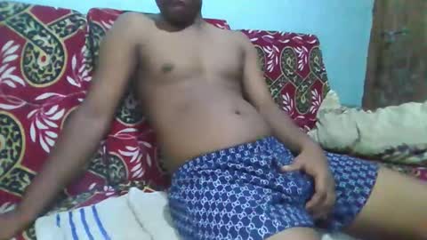hotguyy001 online show from 12/01/25, 01:54