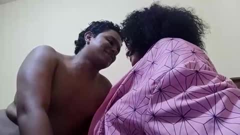 Lulu And Xandro online show from 04/18/26, 07:56