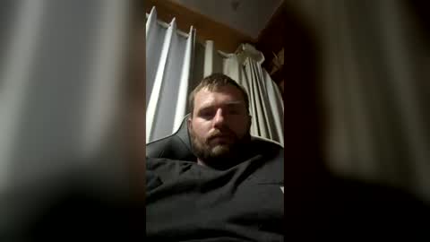 Snapshot of hothusband28931194 chatting on 07/13/26, 05:32 TW28 online show from 07/13/26, 05:32