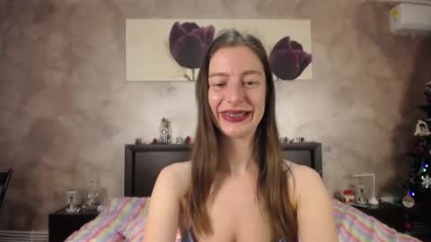 Lia   online show from 12/13/25, 07:53