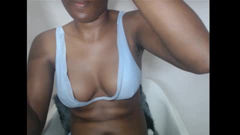 hotjessie0 online show from 02/06/26, 05:45