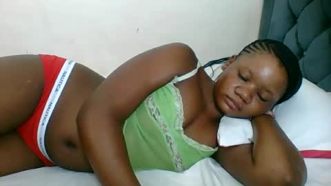Snapshot of hotjeylee chatting on 06/28/26, 10:38 LOYCE online show from 06/28/26, 10:38