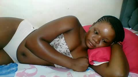 Snapshot of hotjeylee chatting on 07/05/26, 09:38 LOYCE online show from 07/05/26, 09:38
