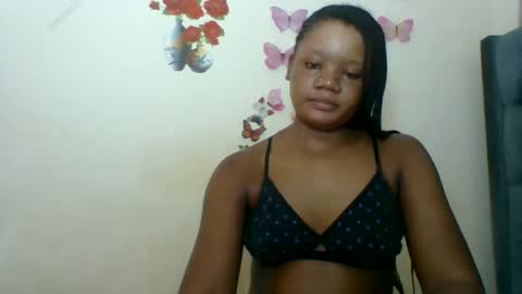 Snapshot of hotjeylee chatting on 07/12/26, 06:37 LOYCE online show from 07/12/26, 06:37