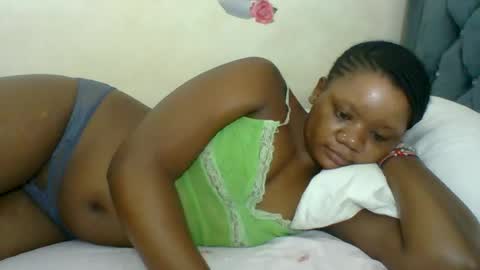 Snapshot of hotjeylee chatting on 07/14/26, 10:21 LOYCE online show from 07/14/26, 10:21