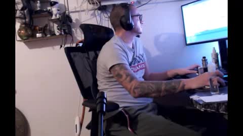 hotkinkytat online show from 12/18/25, 12:33