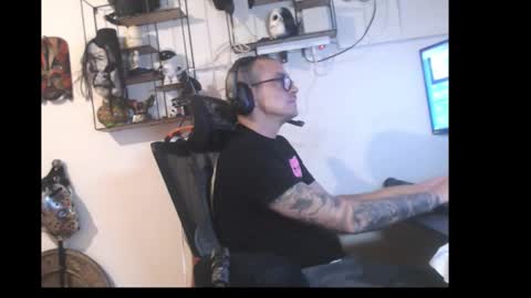 hotkinkytat online show from 04/18/26, 10:10