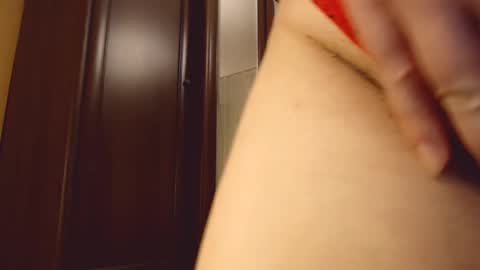 Snapshot of hotkittysquirt chatting on 12/18/24, 08:47 Angela online show from 12/18/24, 08:47