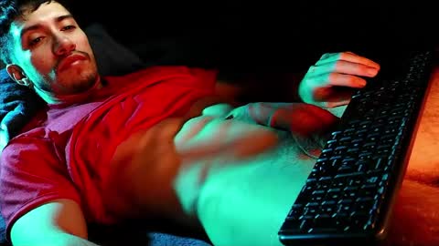 Hotlatinking online show from 05/18/26, 08:25