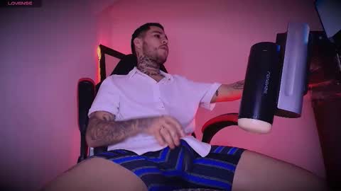 Snapshot of hotlatinox20cm chatting on 01/07/26, 07:27 HoTLatinoX20CM online show from 01/07/26, 07:27