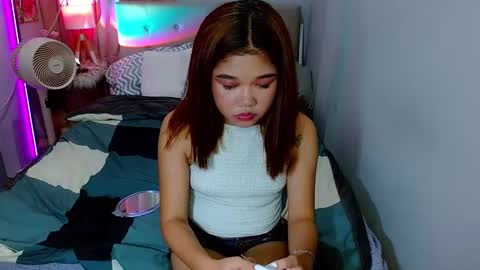 Snapshot of hotlayla_ chatting on 12/22/24, 03:55 Layla online show from 12/22/24, 03:55